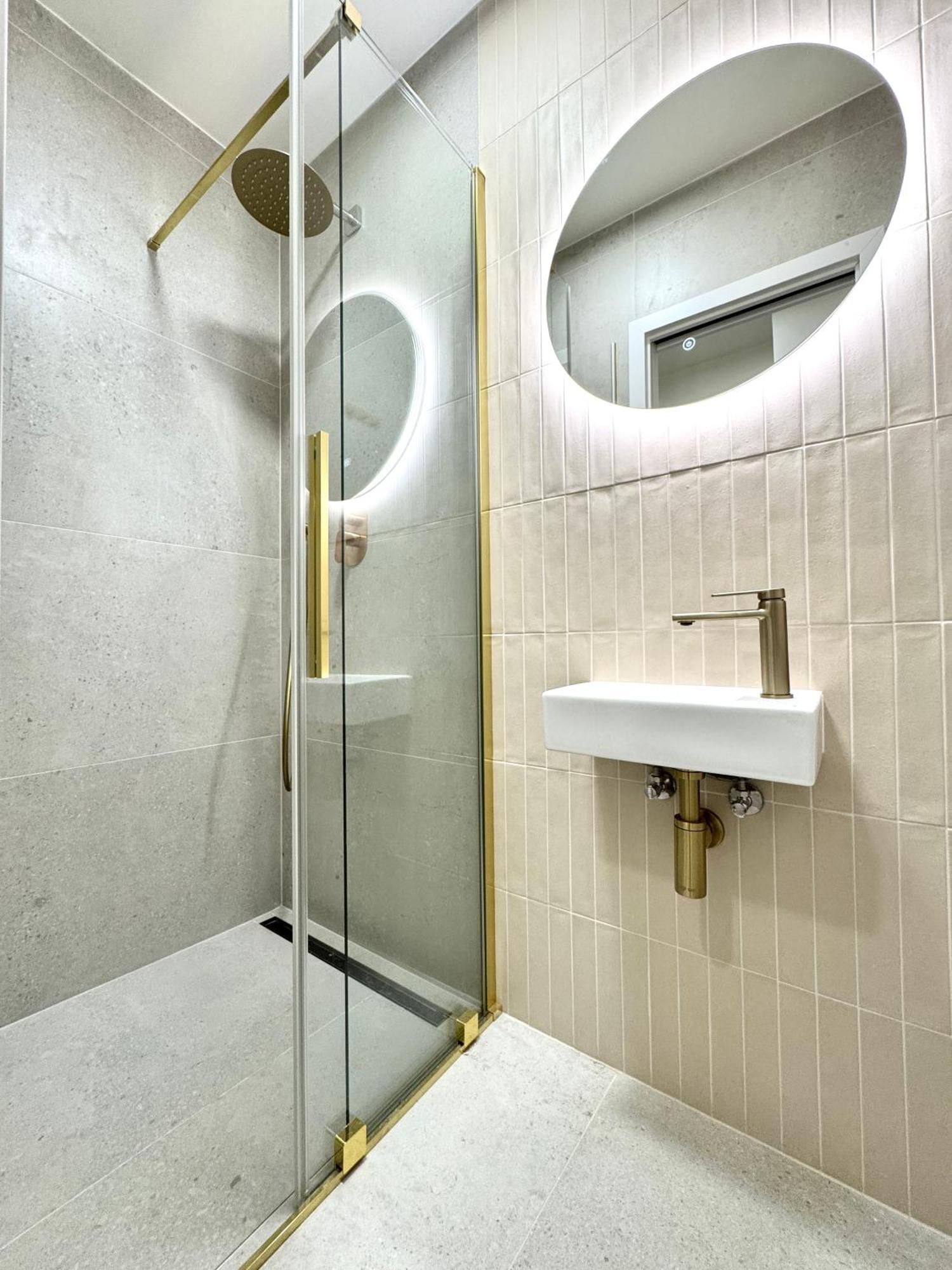 National Theatre With 2 Bathrooms Center * Prague
