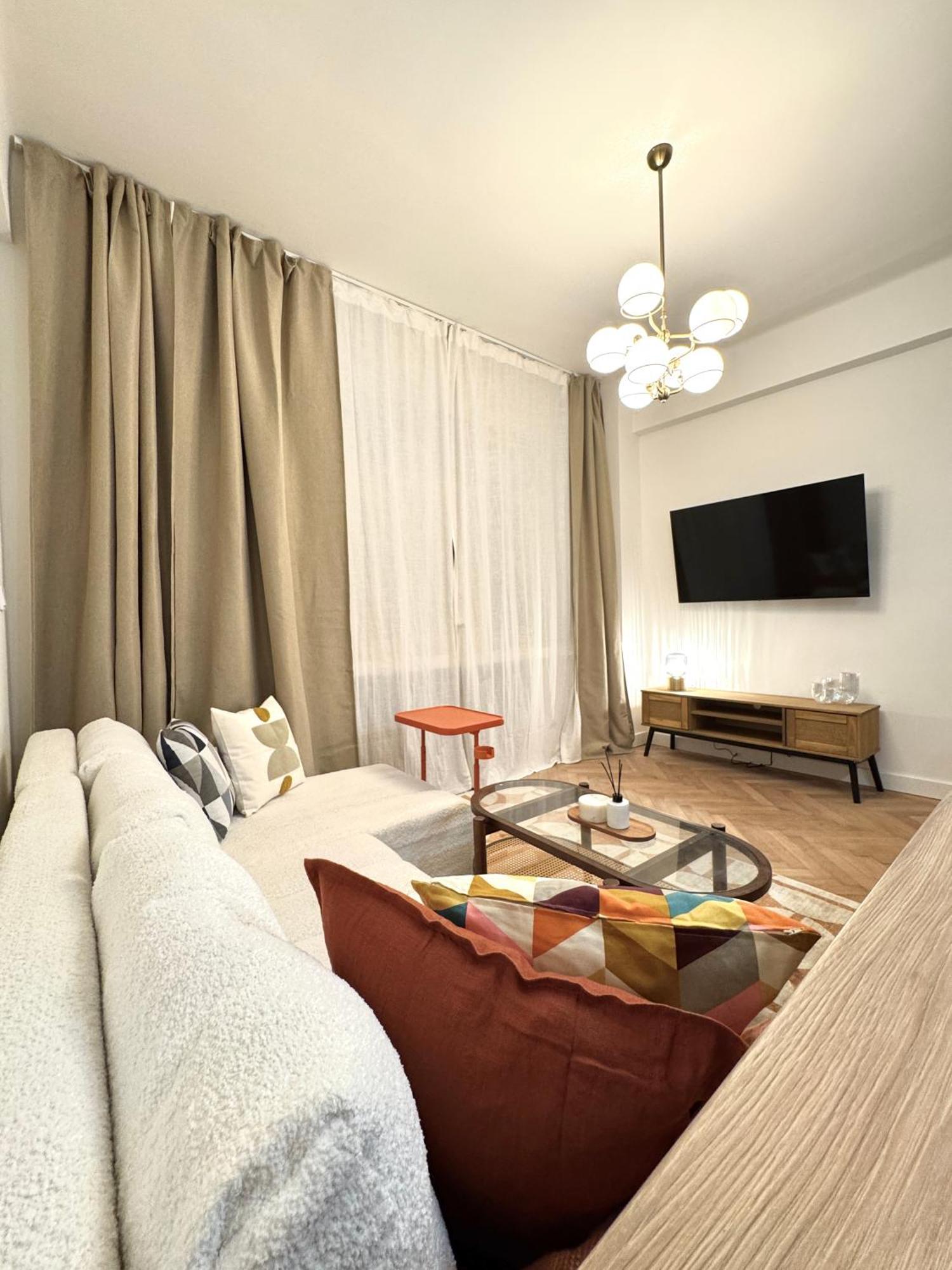 Apartment National Theatre With 2 Bathrooms Center